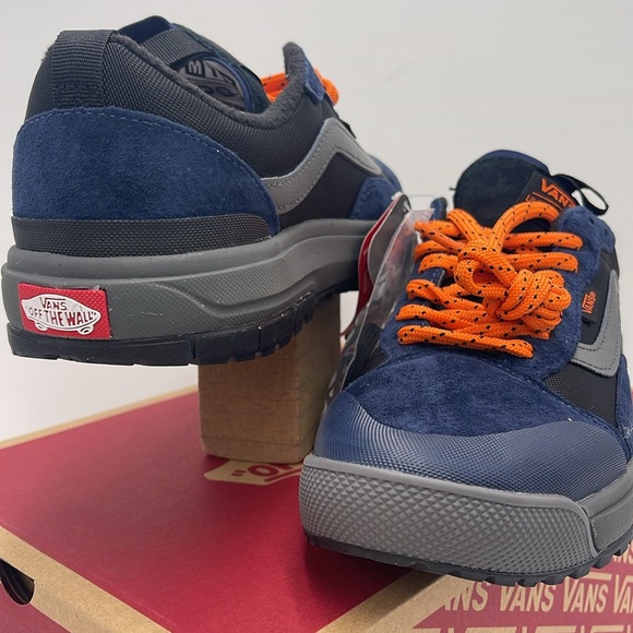 Vans WMNS Blue and Orange Sneakers Ultrarange Exo
Dress Blues/Black
VN0A5KS4LKV - Picture 8 of 16